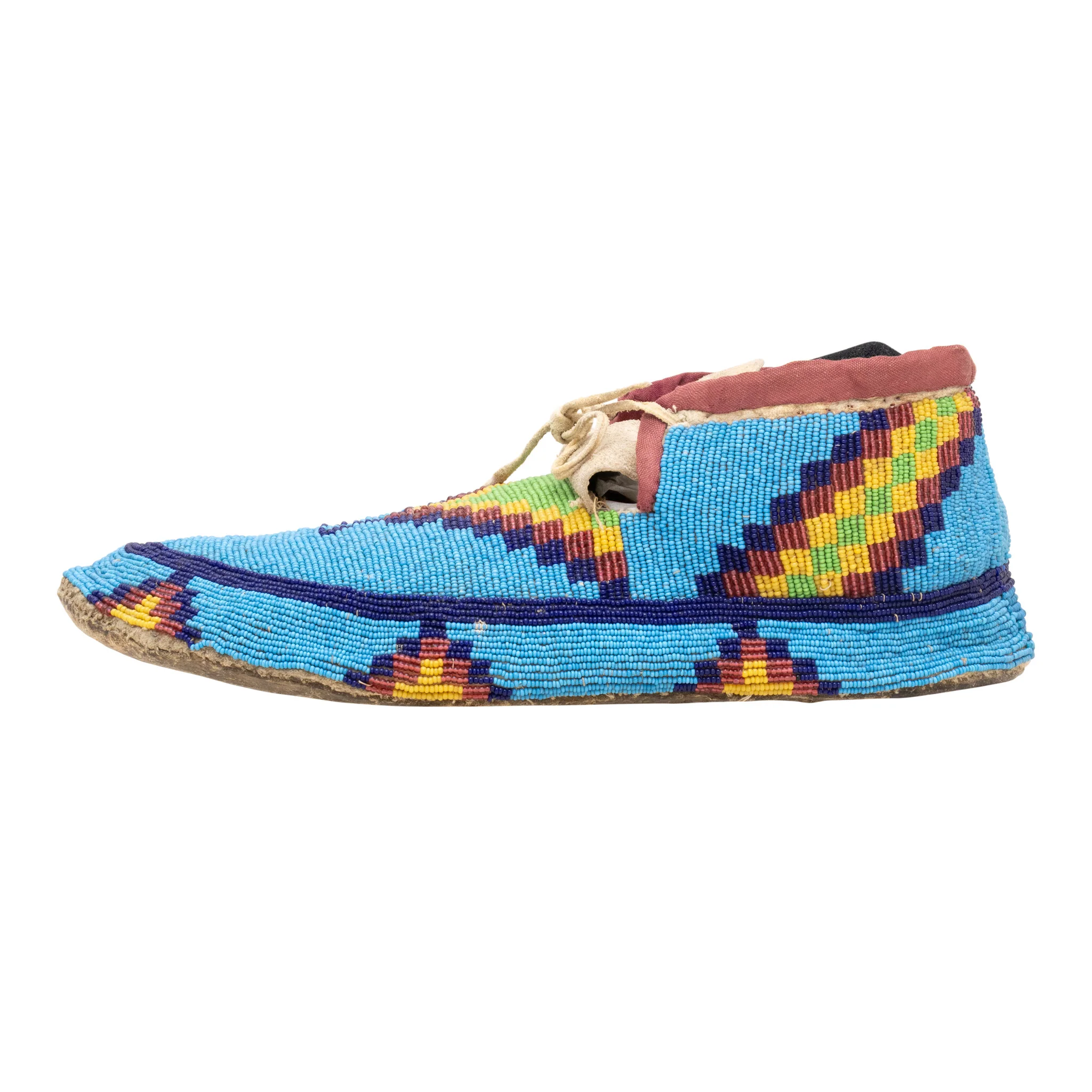 Cree Beaded Moccasins - Image 5