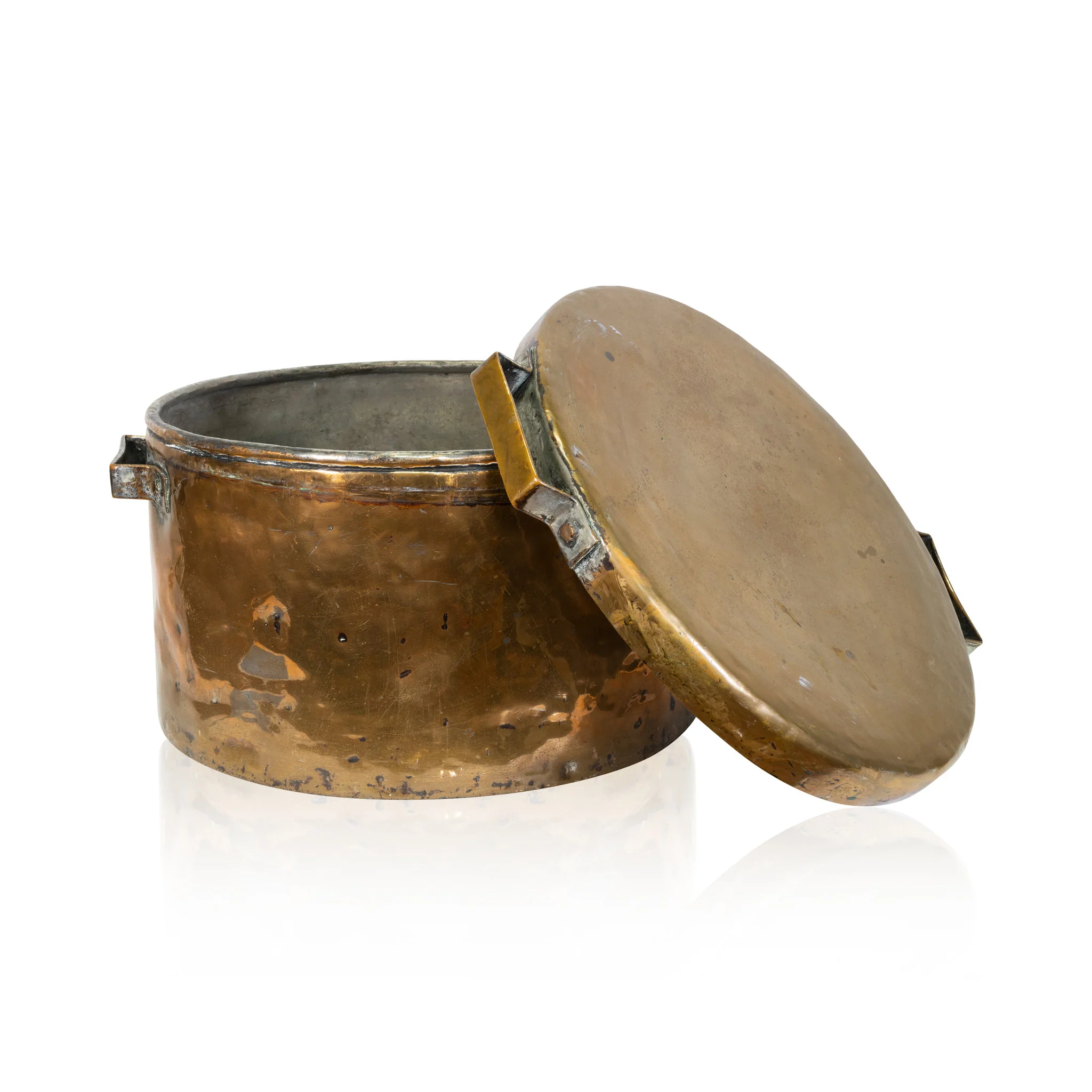 Hammered Copper Lidded Cauldron